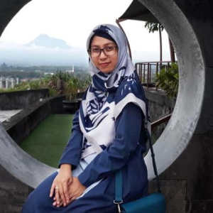 Dina Arisonaningtyas (Indonesia)